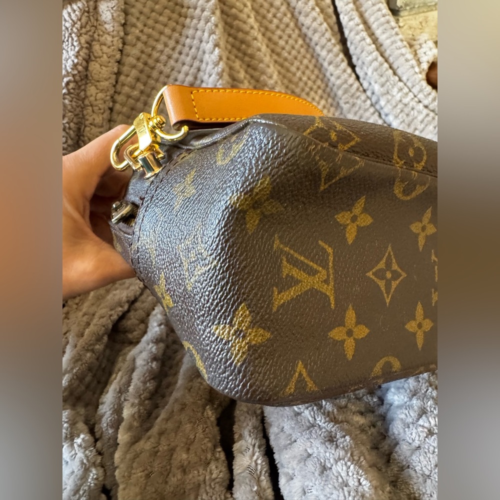 Louis Vuitton trousse 28 crossbody - Picture 6 of 11